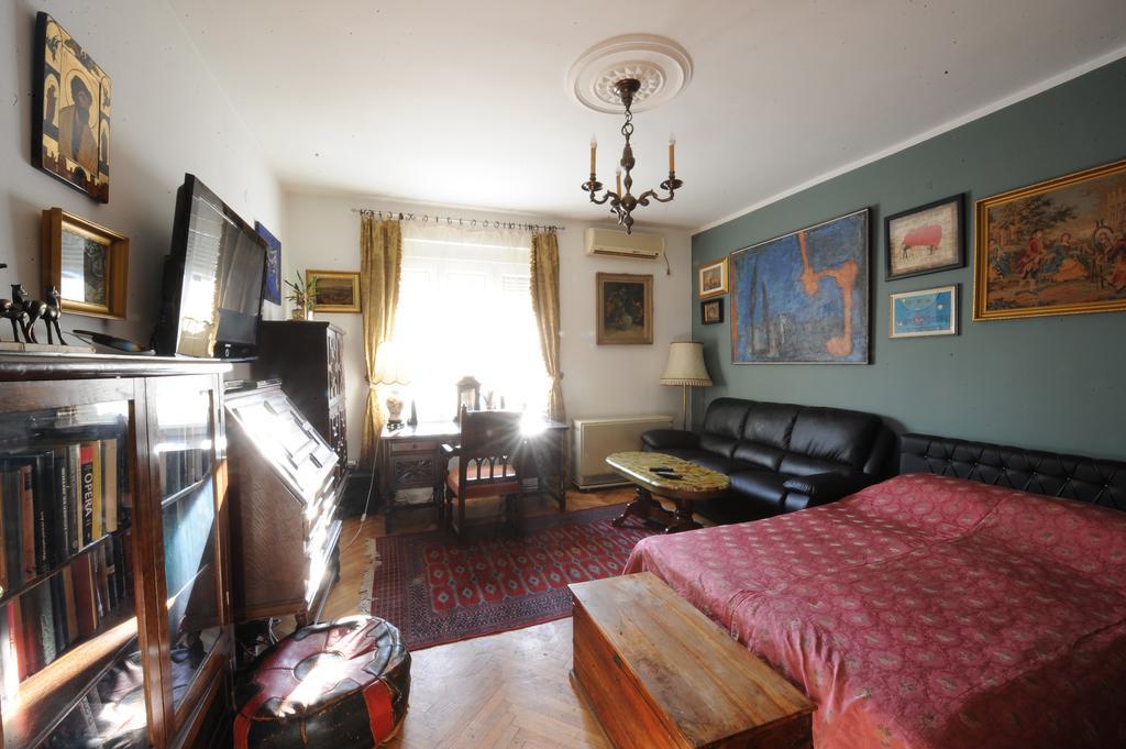 99 Muses Apartments Dordegol Bagian luar foto