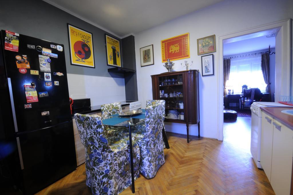 99 Muses Apartments Dordegol Bagian luar foto