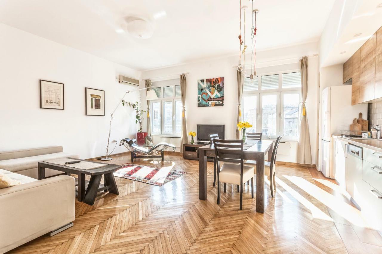 99 Muses Apartments Dordegol Bagian luar foto