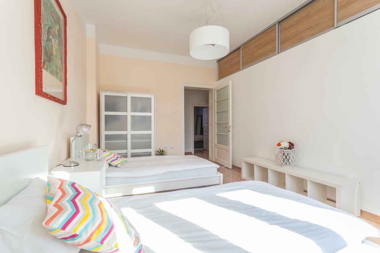 99 Muses Apartments Dordegol Bagian luar foto