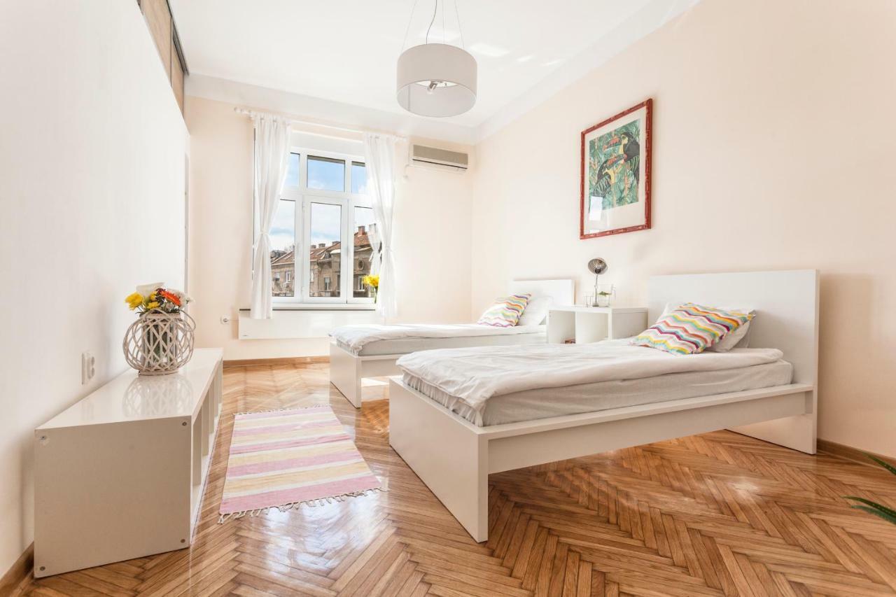99 Muses Apartments Dordegol Bagian luar foto