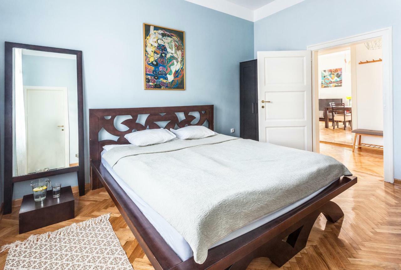 99 Muses Apartments Dordegol Bagian luar foto